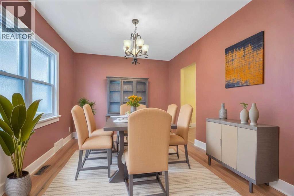 Single Family House for Sale in  Scarboro Avenue SW Scarboro Calgary 