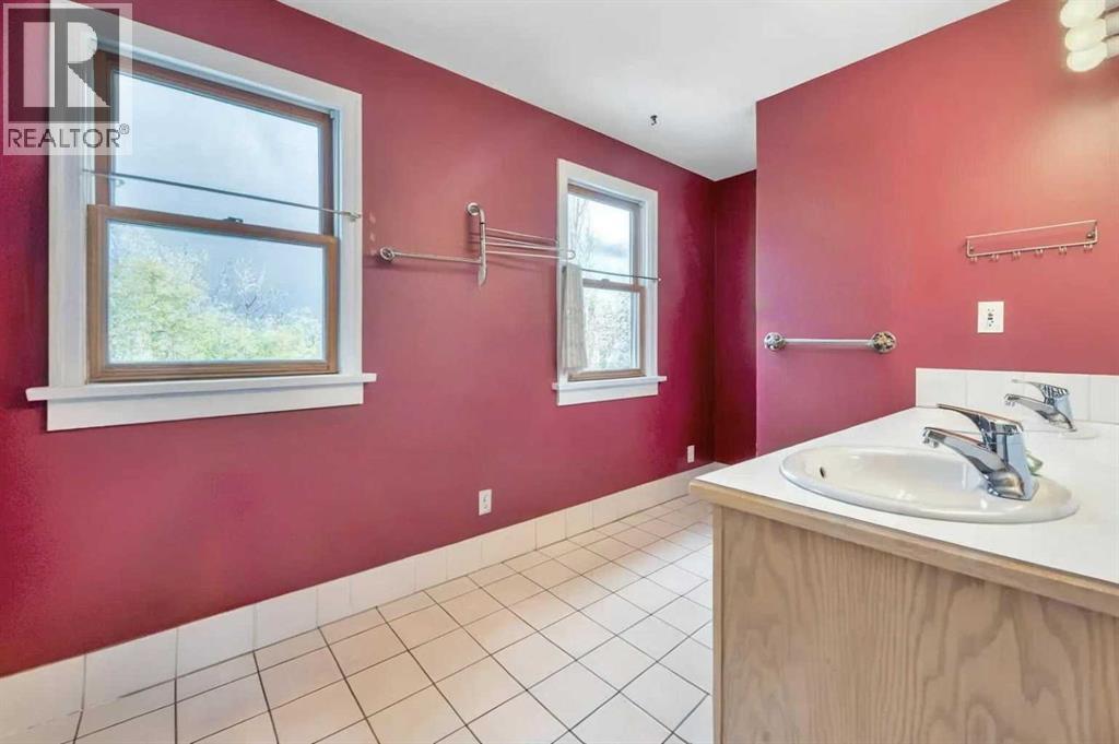 Single Family House for Sale in  Scarboro Avenue SW Scarboro Calgary 