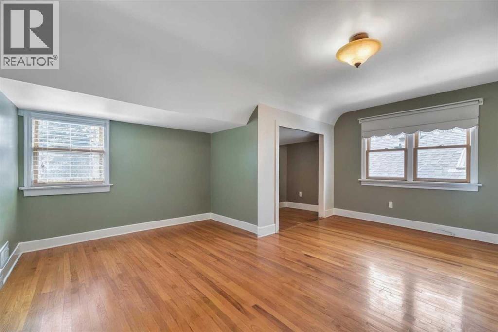 Single Family House for Sale in  Scarboro Avenue SW Scarboro Calgary 