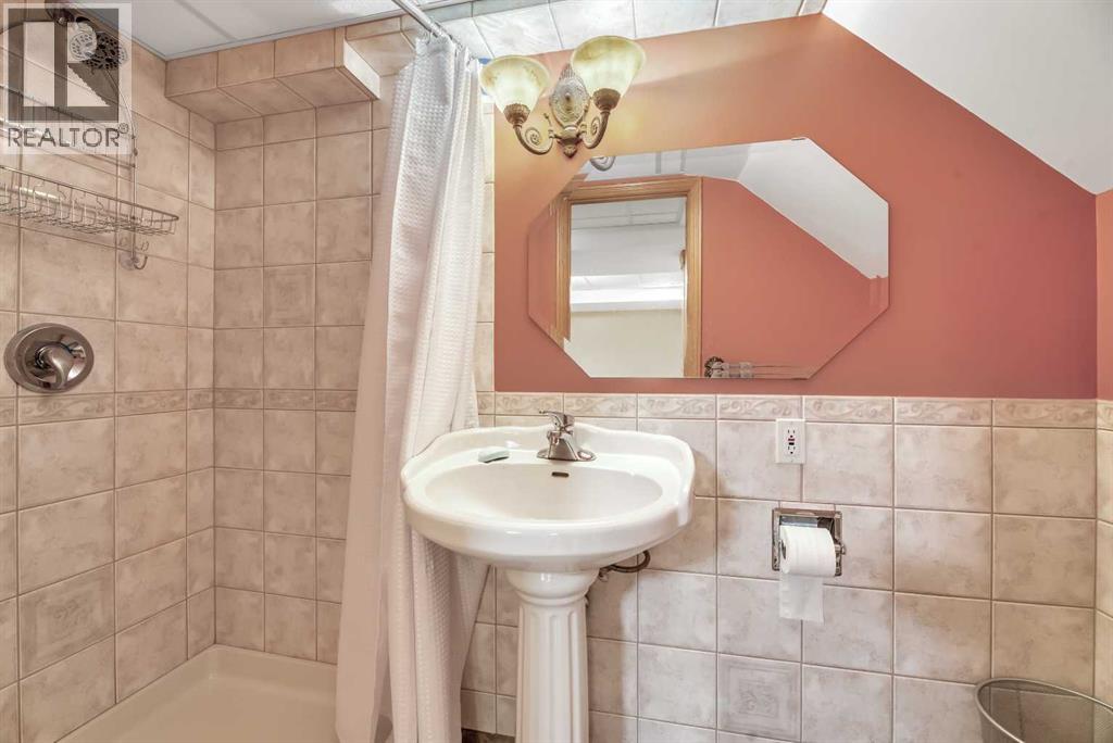 Single Family House for Sale in  Scarboro Avenue SW Scarboro Calgary 