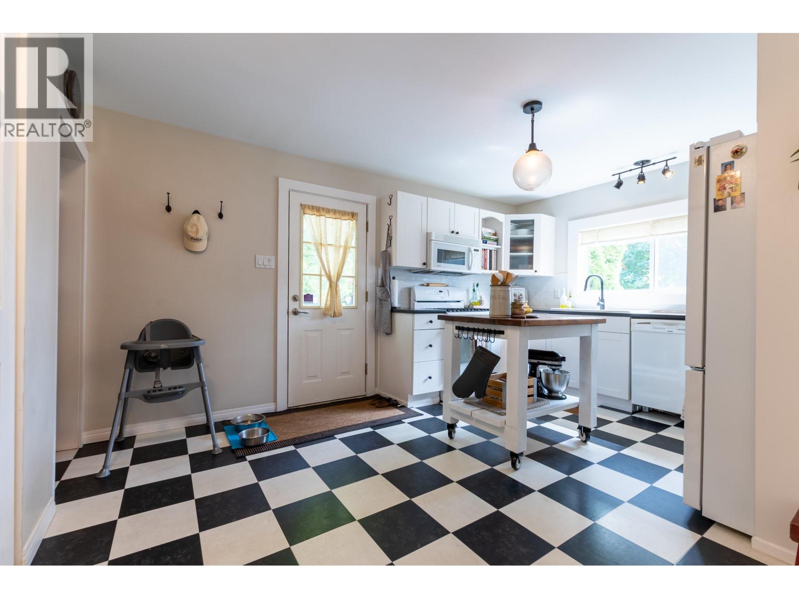 Photo 8 of 370 384 Burden Street, Prince George BC