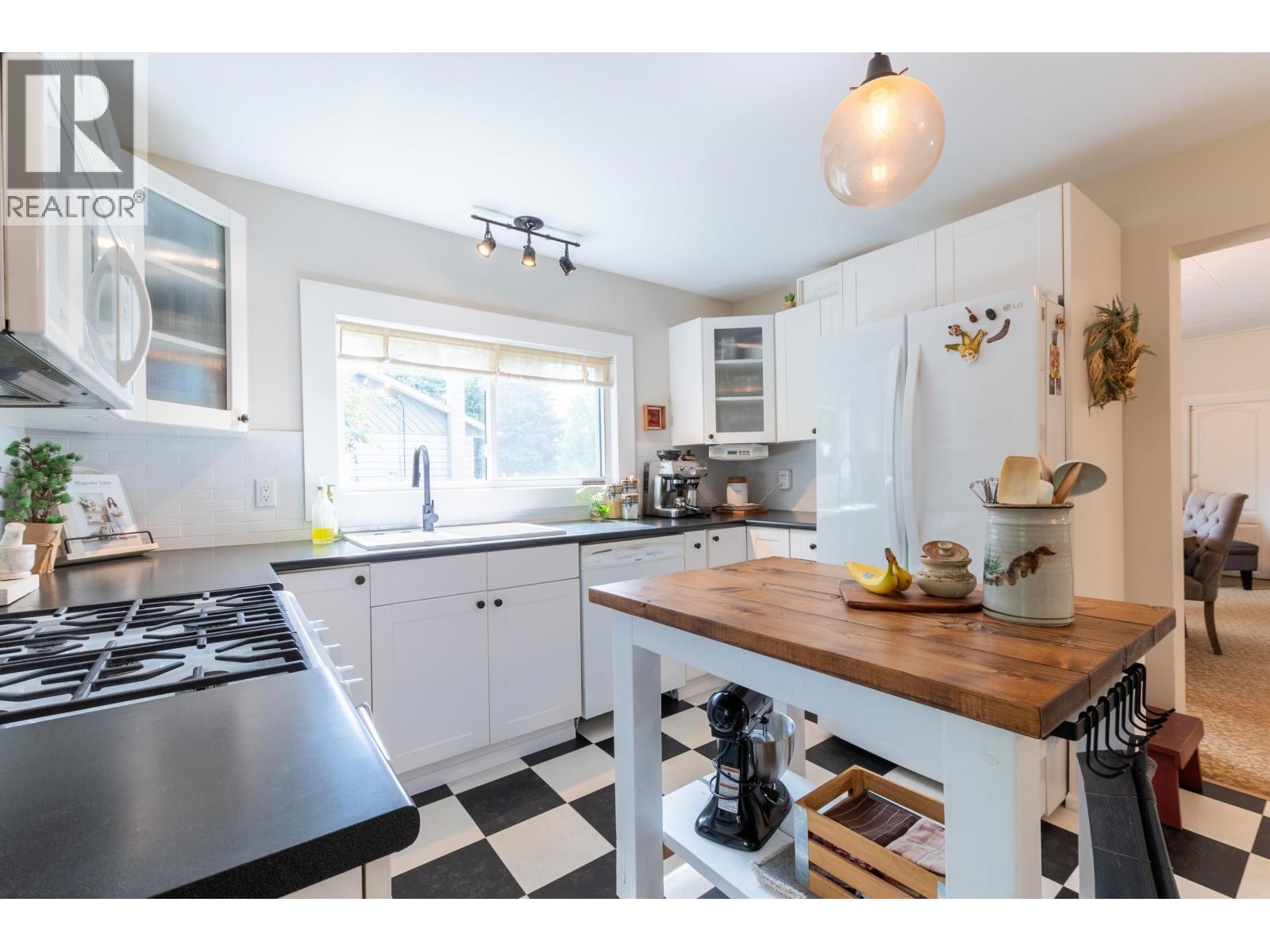Photo 3 of 370 384 Burden Street, Prince George BC