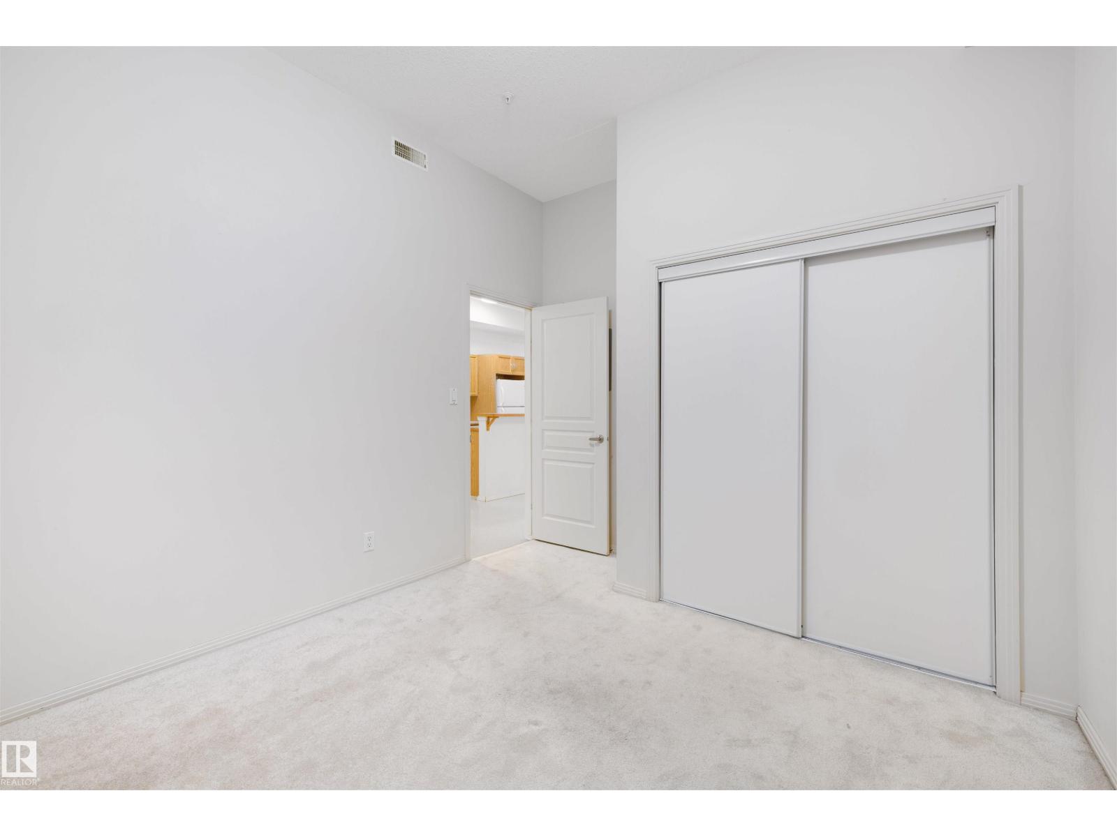 Photo 18 of 129 10407 122 St Nw, Edmonton AB