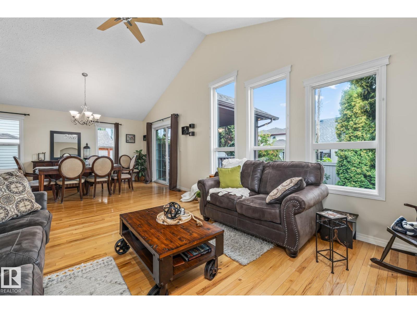 Photo 12 of 10411 95 St, Morinville AB