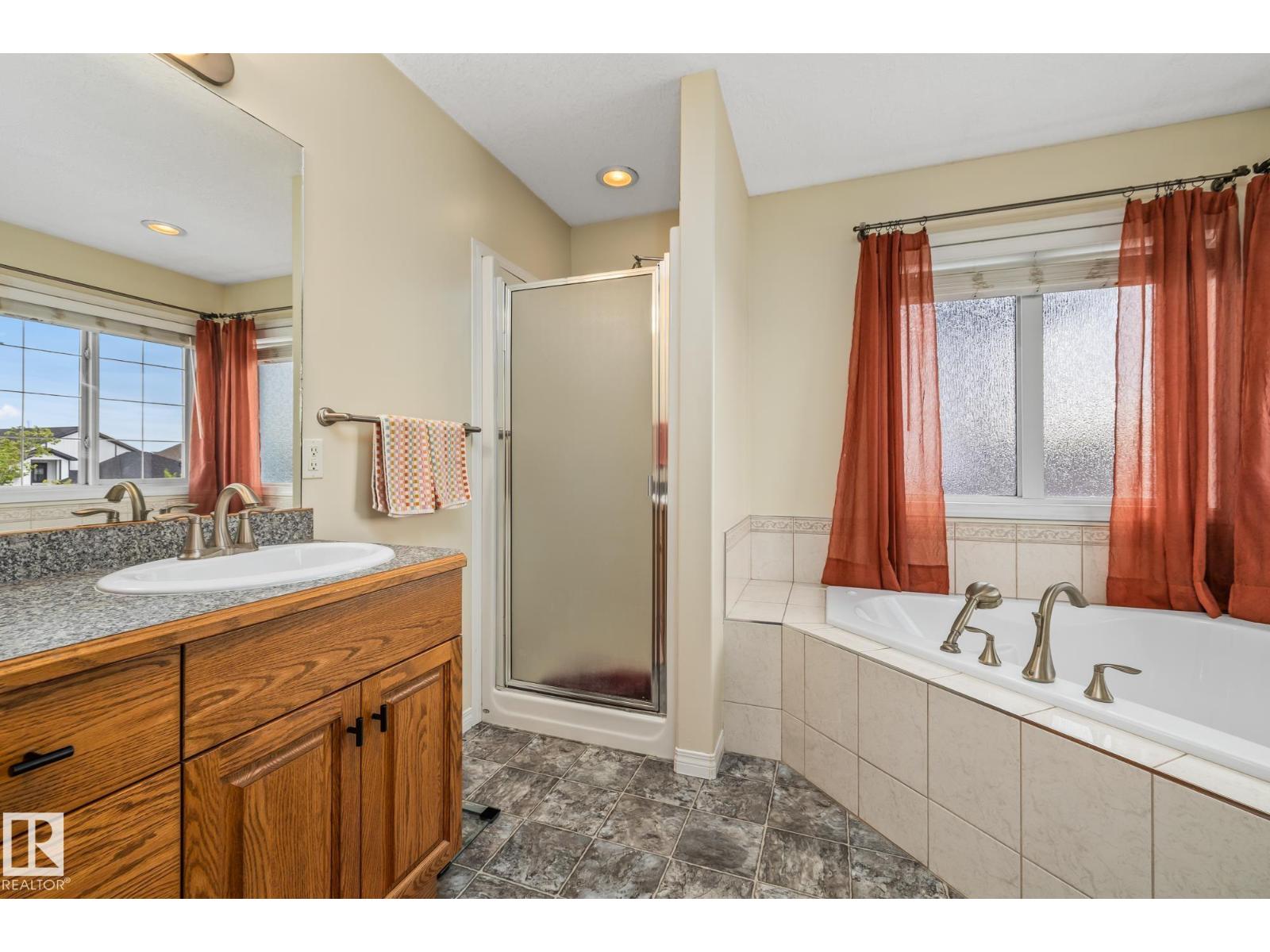 Photo 15 of 10411 95 St, Morinville AB