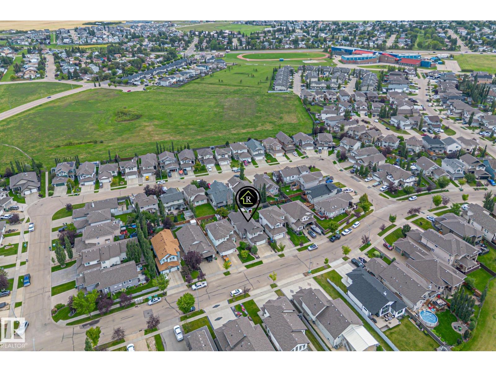 Photo 37 of 10411 95 St, Morinville AB