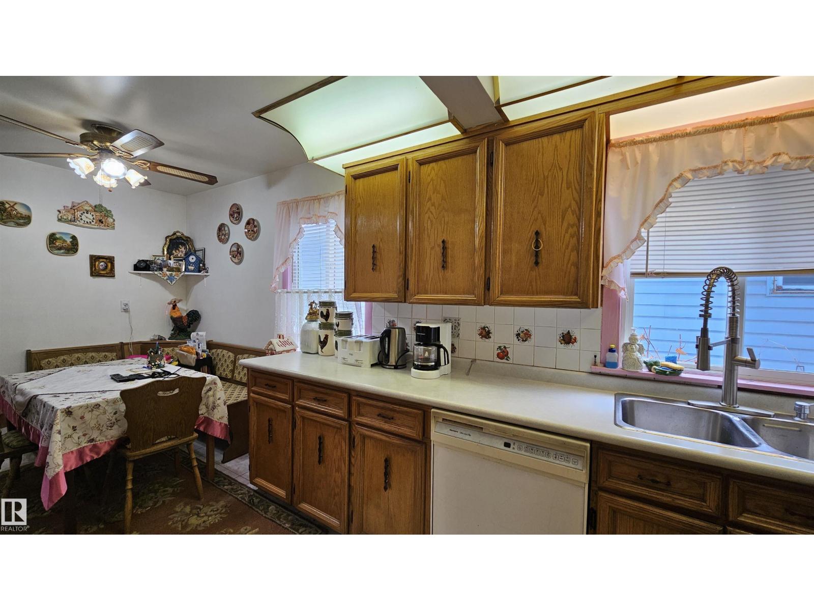 Photo 17 of 11512 86 St Nw, Edmonton AB