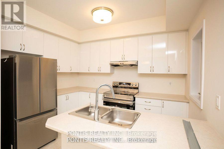 Photo 2 of 84 Fieldridge Crescent, Brampton ON