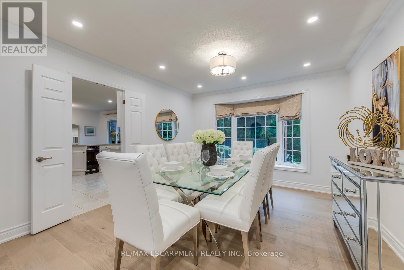 Photo 13 of 170 Cavendish Court, Oakville ON