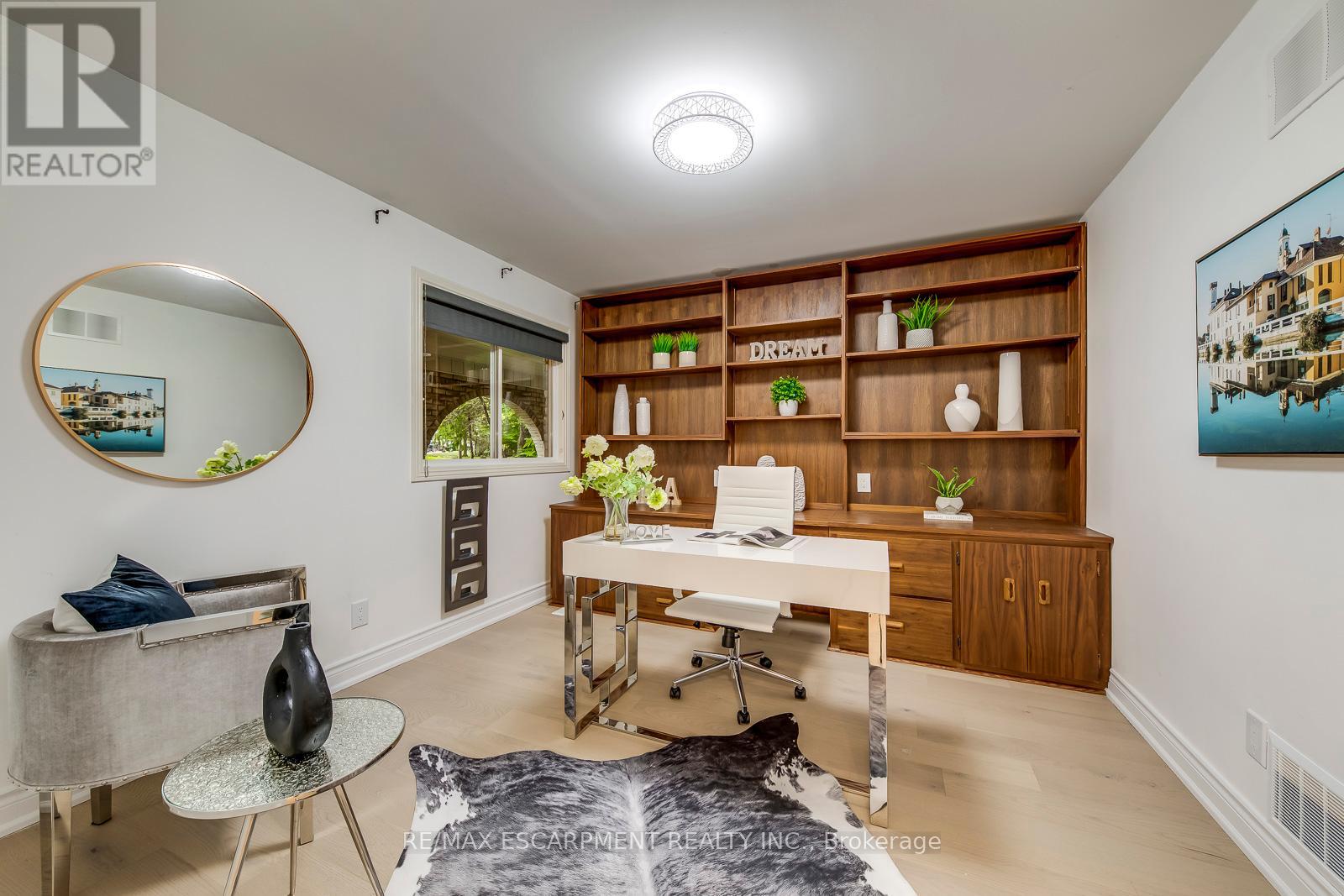 Photo 23 of 170 Cavendish Court, Oakville ON