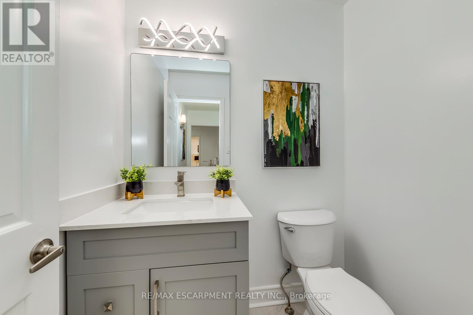 Photo 25 of 170 Cavendish Court, Oakville ON
