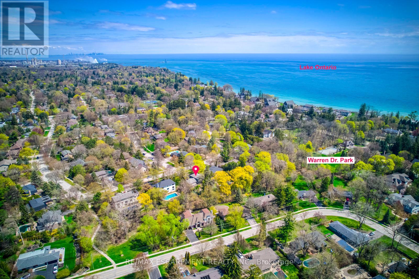 Photo 45 of 170 Cavendish Court, Oakville ON