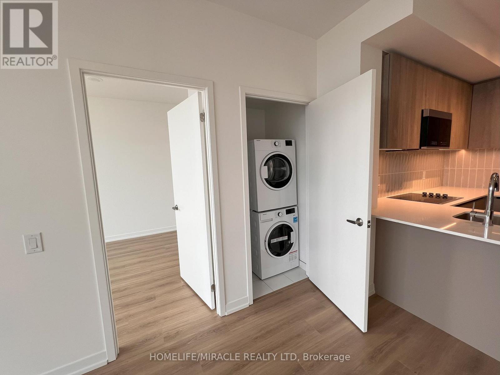 Photo 11 of 422 2485 Eglinton Avenue W, Mississauga ON