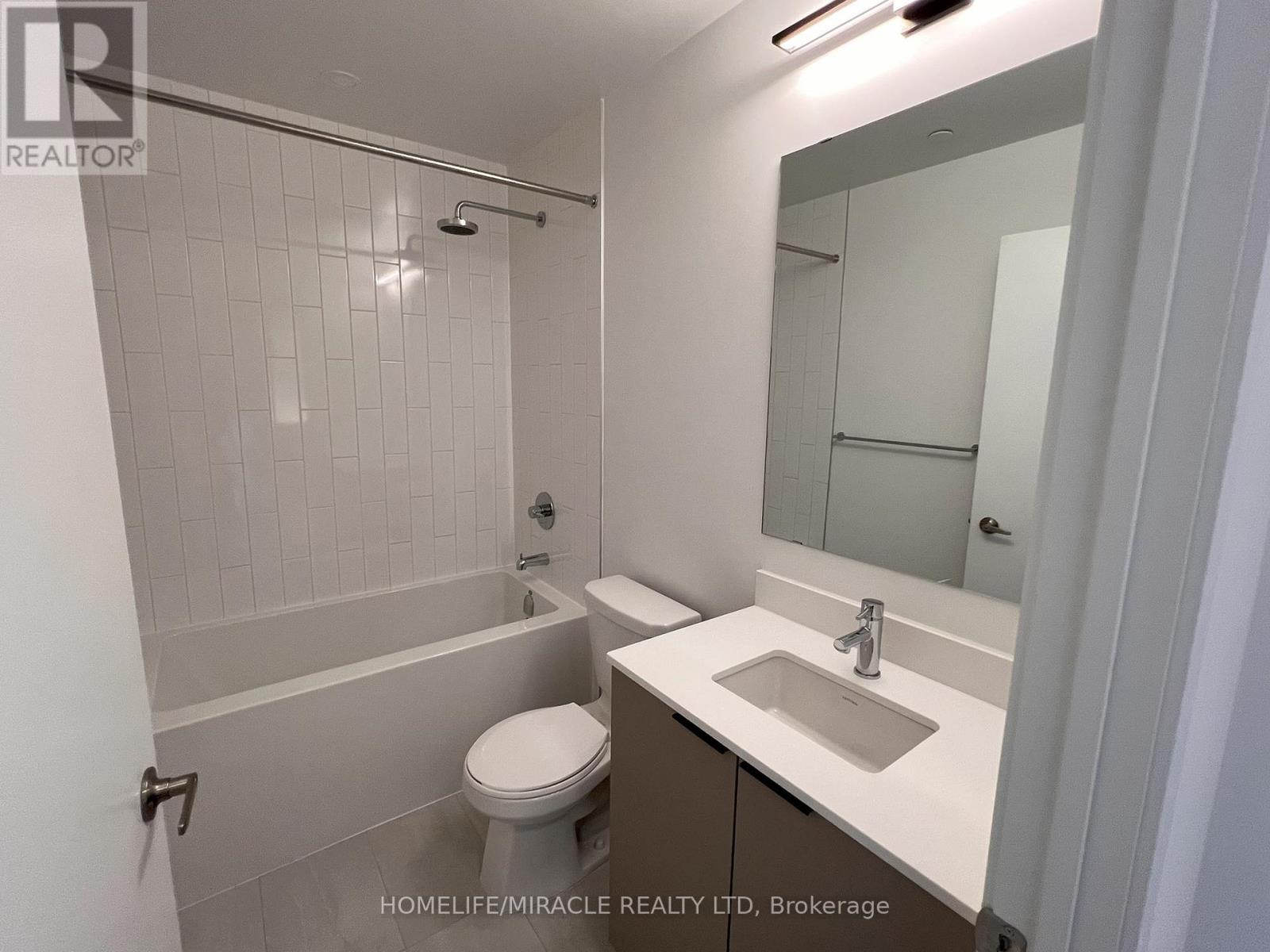 Photo 15 of 422 2485 Eglinton Avenue W, Mississauga ON