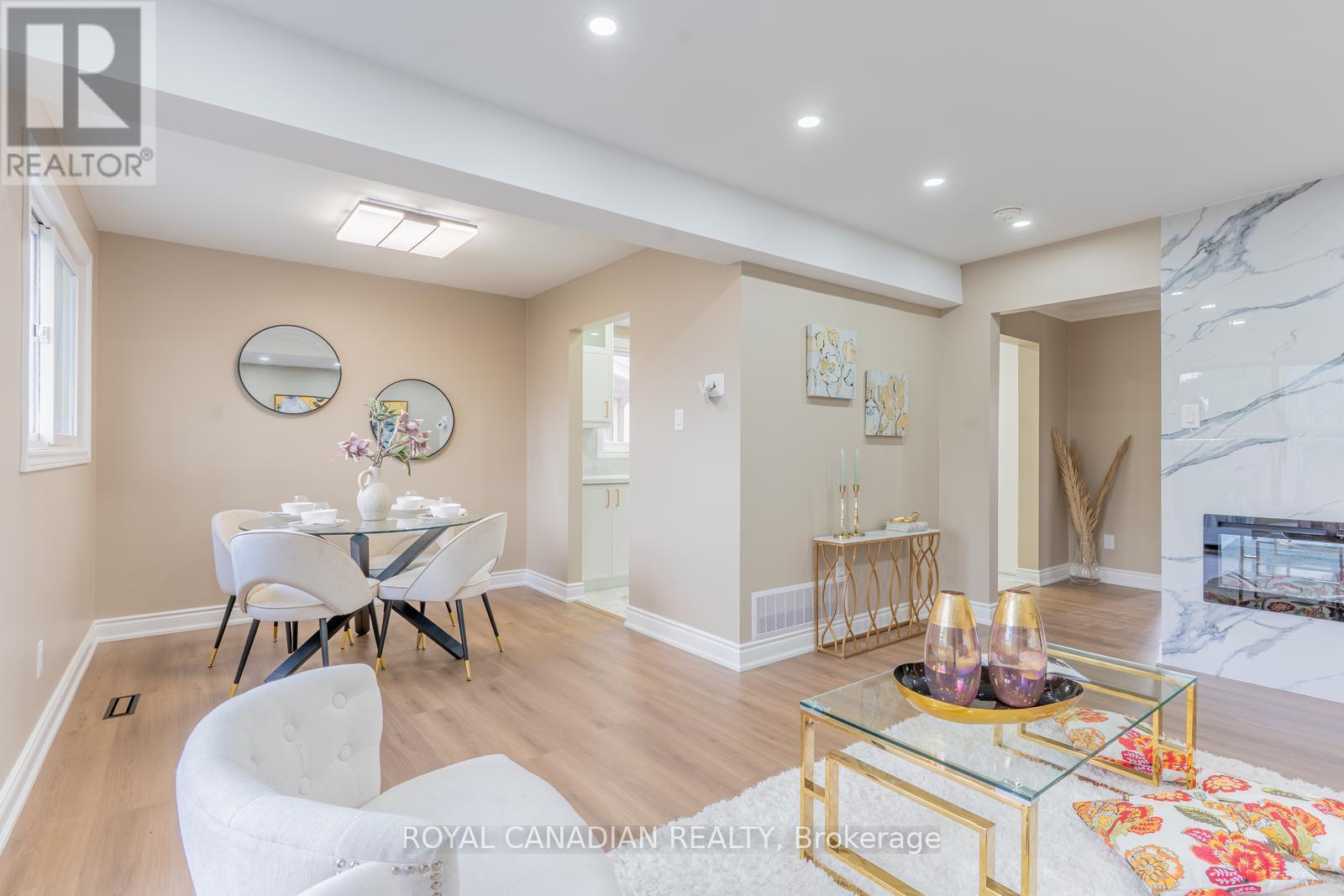 Photo 37 of 60 Cherrytree Drive W, Brampton ON