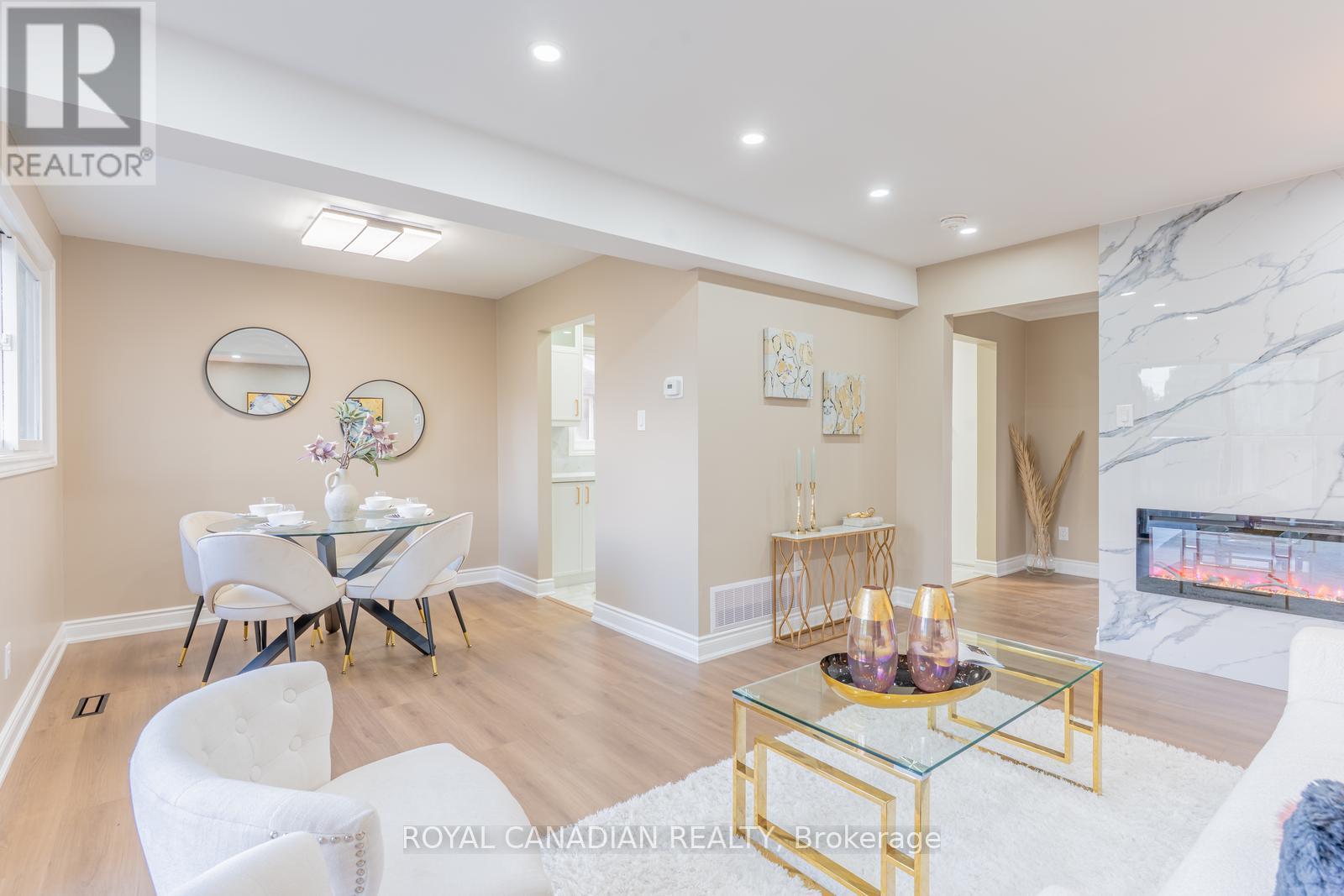 Photo 5 of 60 Cherrytree Drive W, Brampton ON