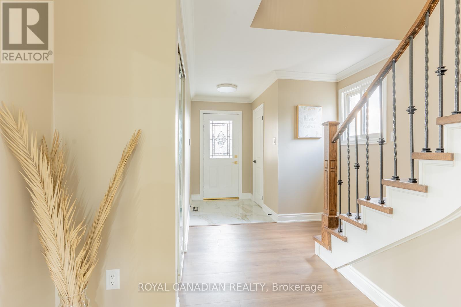 Photo 3 of 60 Cherrytree Drive W, Brampton ON