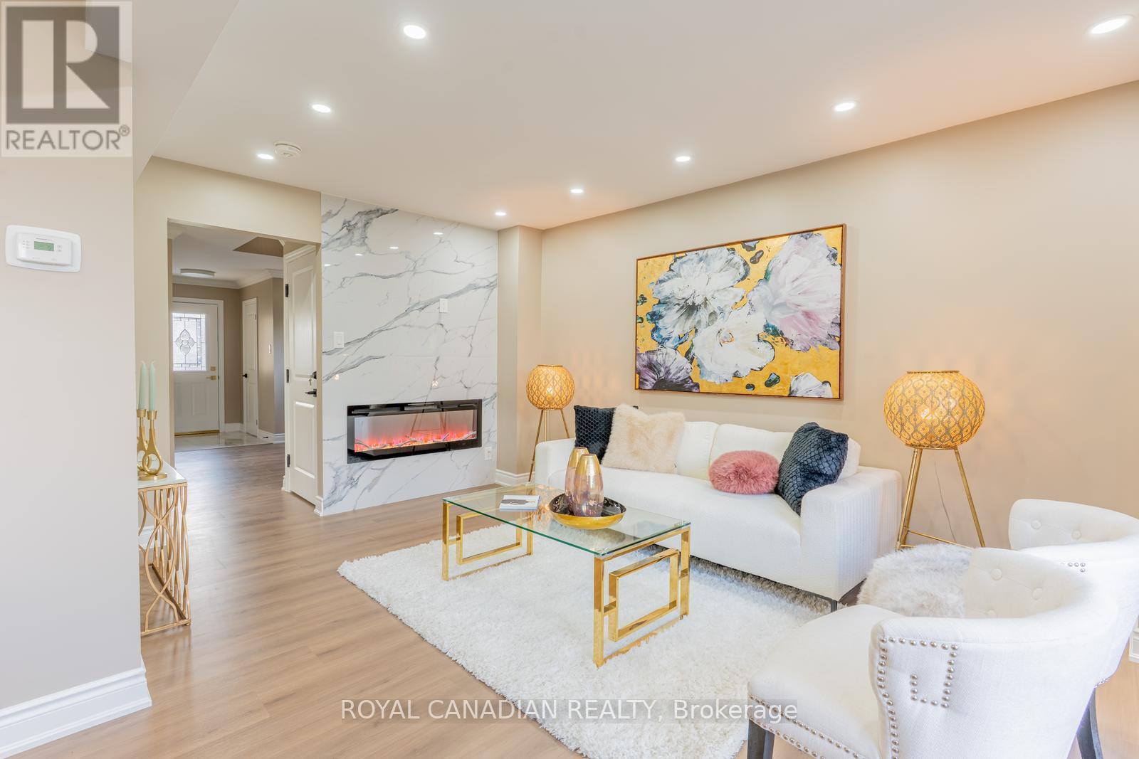 Photo 16 of 60 Cherrytree Drive W, Brampton ON