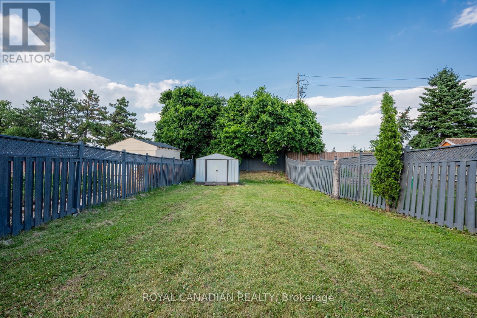 Photo 10 of 60 Cherrytree Drive W, Brampton ON