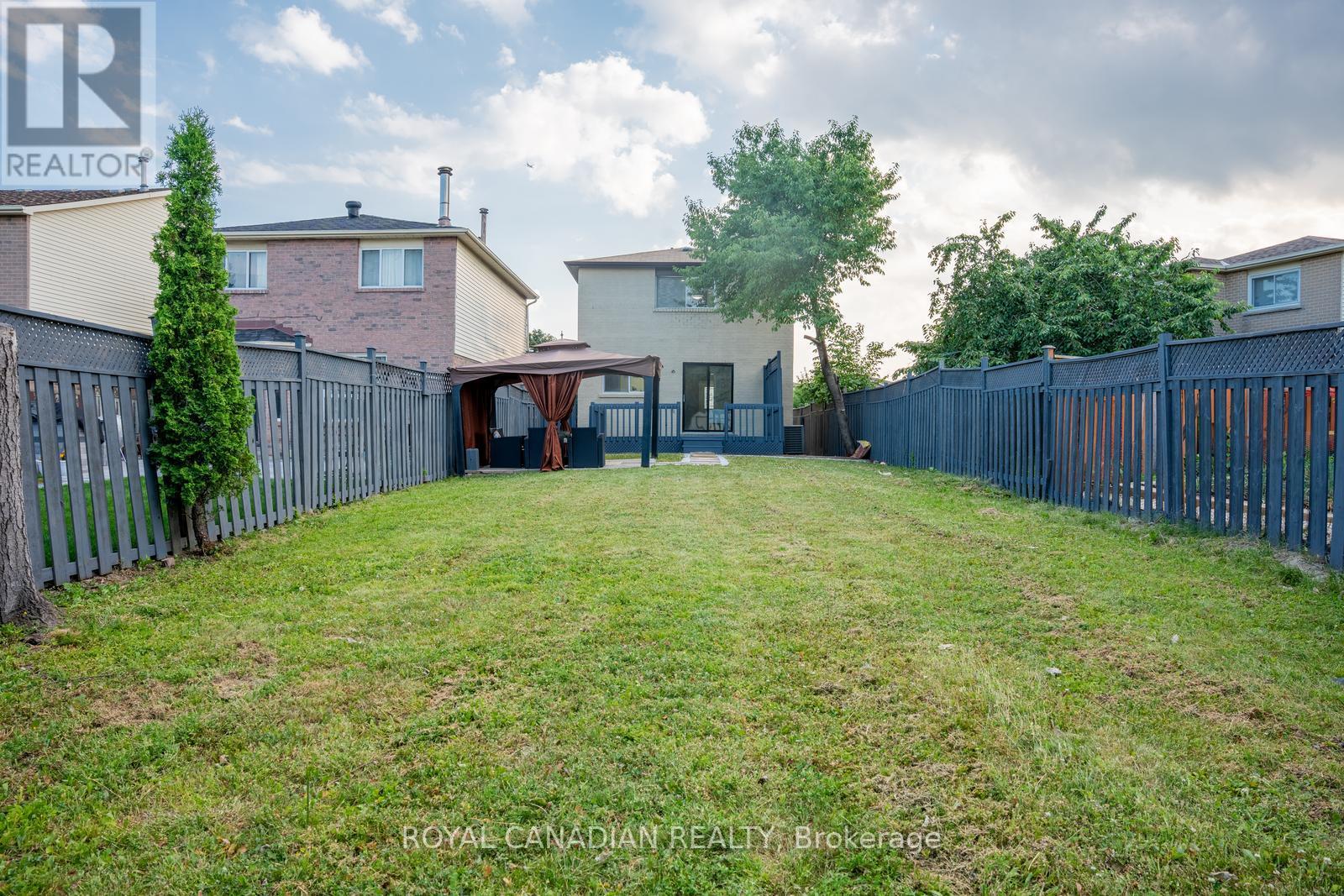 Photo 43 of 60 Cherrytree Drive W, Brampton ON