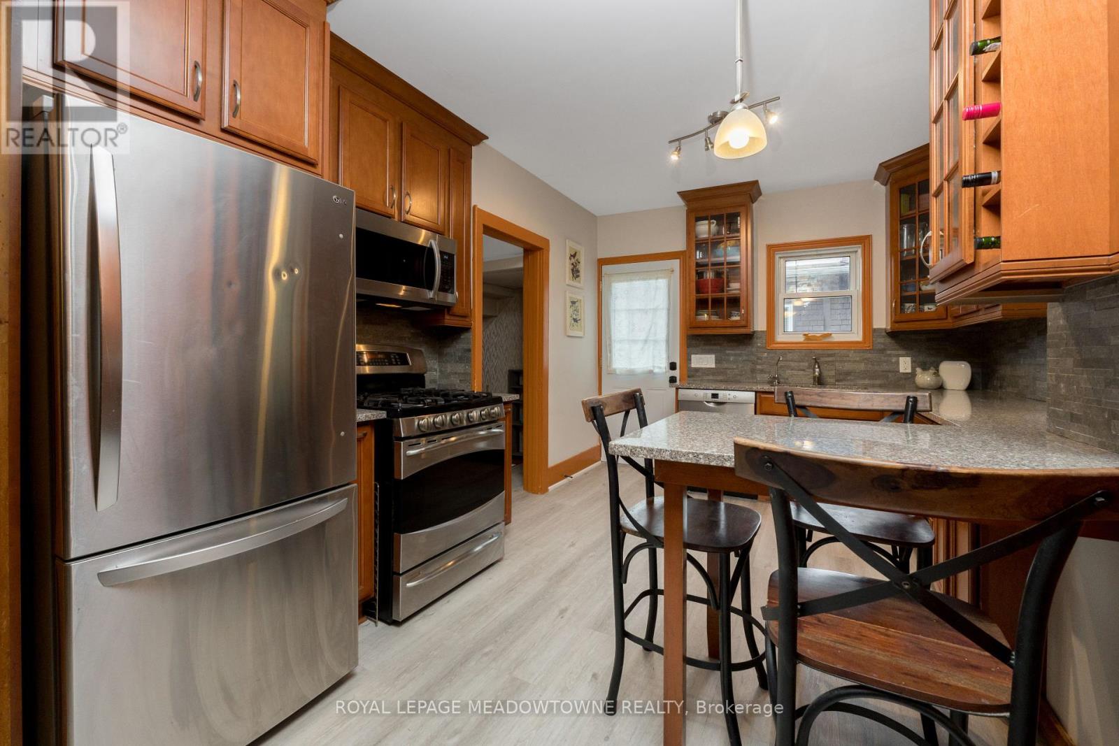 Photo 12 of 14 Academy Road, Halton Hills ON