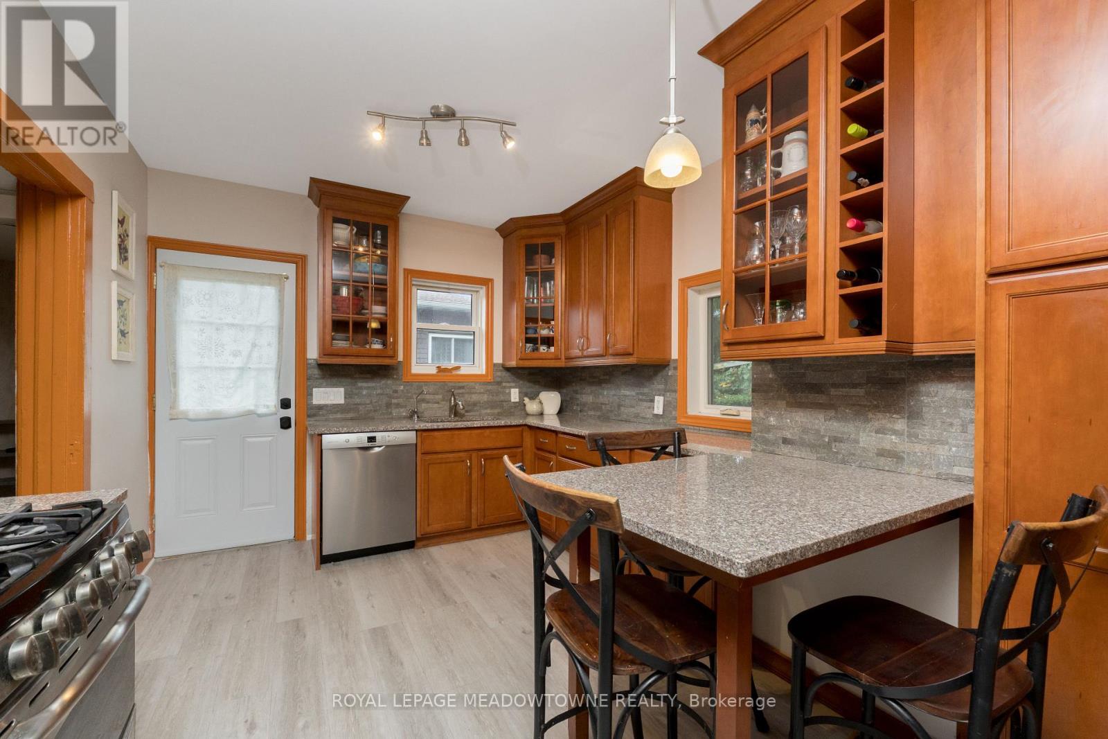 Photo 13 of 14 Academy Road, Halton Hills ON