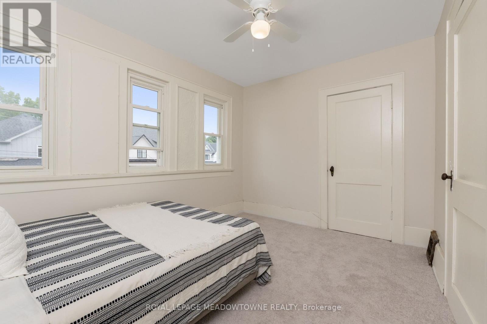 Photo 25 of 14 Academy Road, Halton Hills ON