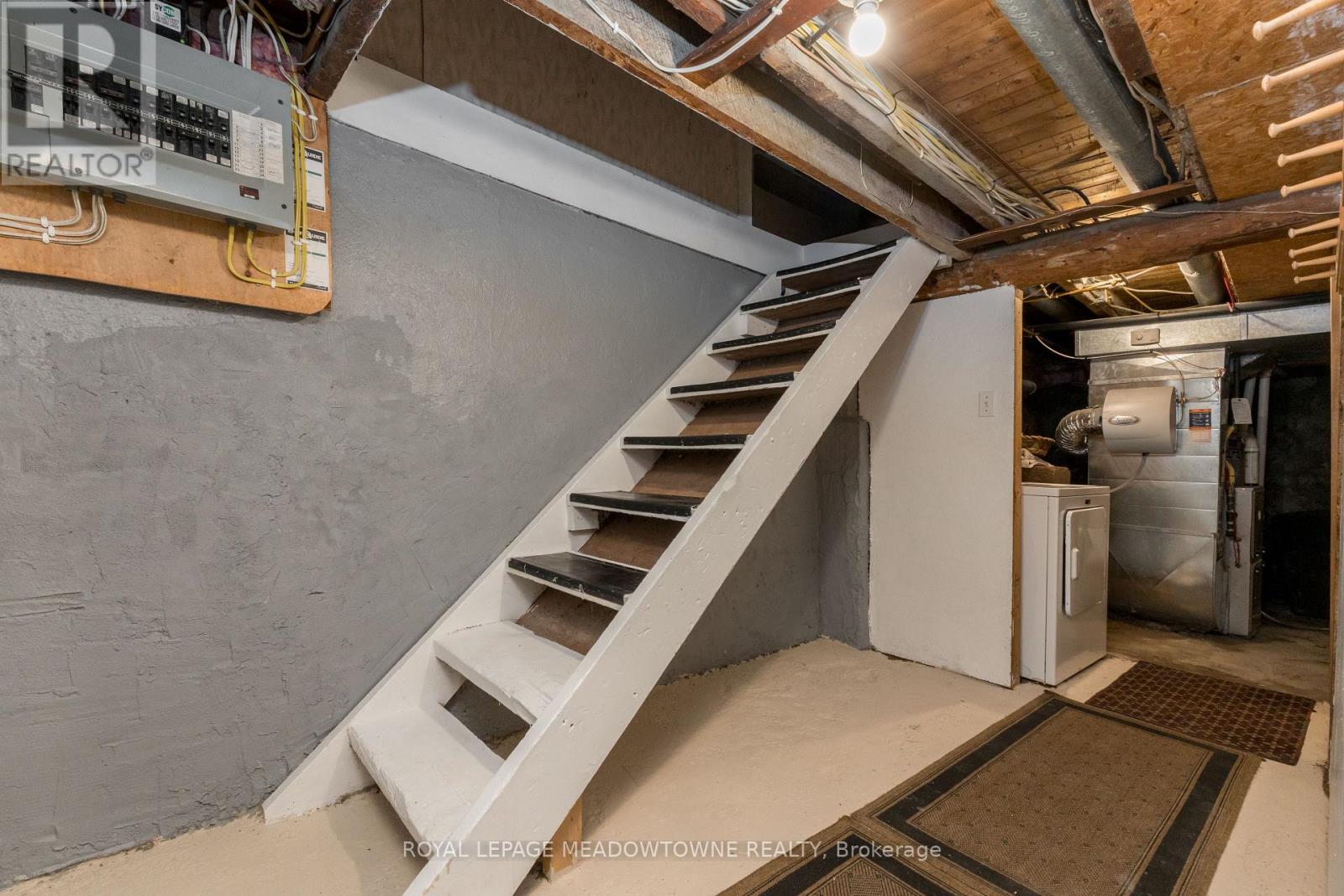 Photo 32 of 14 Academy Road, Halton Hills ON