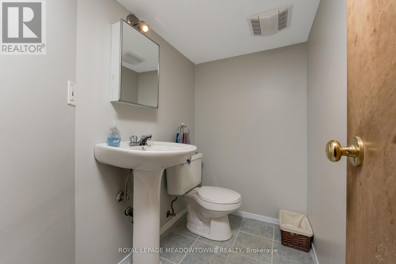 Photo 34 of 14 Academy Road, Halton Hills ON