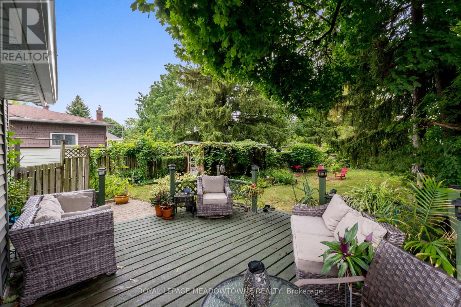 Photo 36 of 14 Academy Road, Halton Hills ON