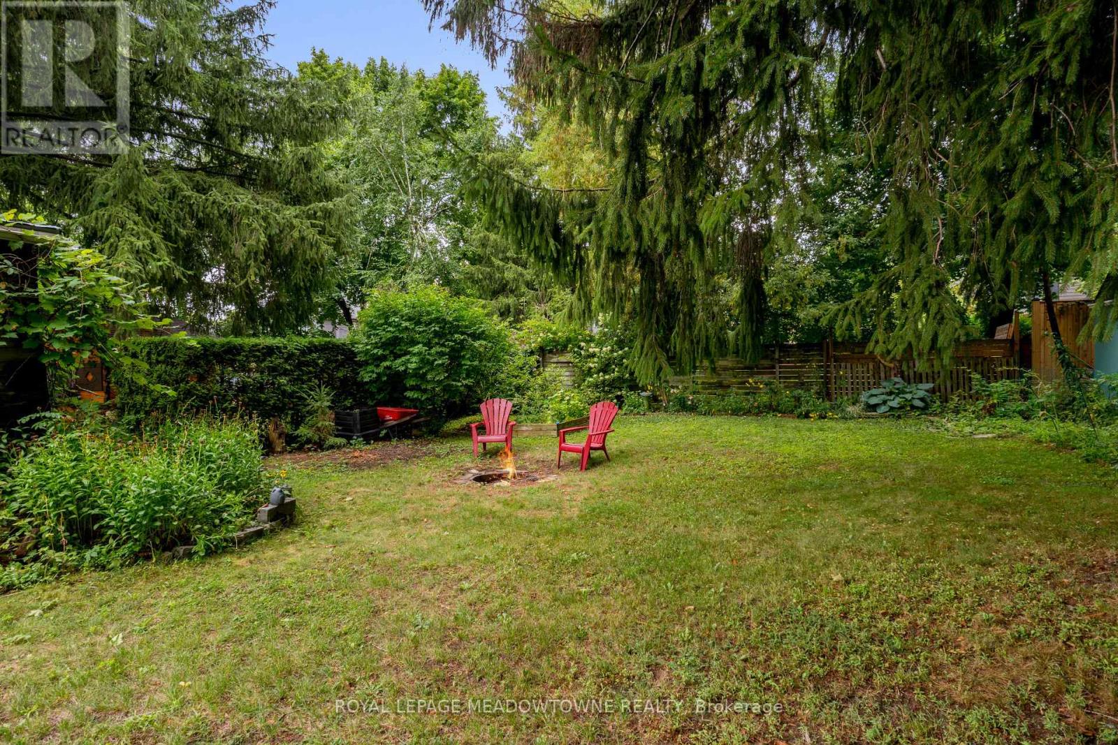 Photo 42 of 14 Academy Road, Halton Hills ON