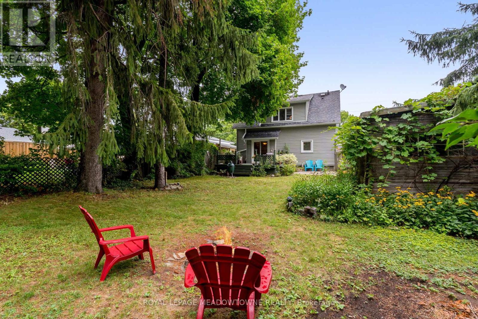 Photo 44 of 14 Academy Road, Halton Hills ON
