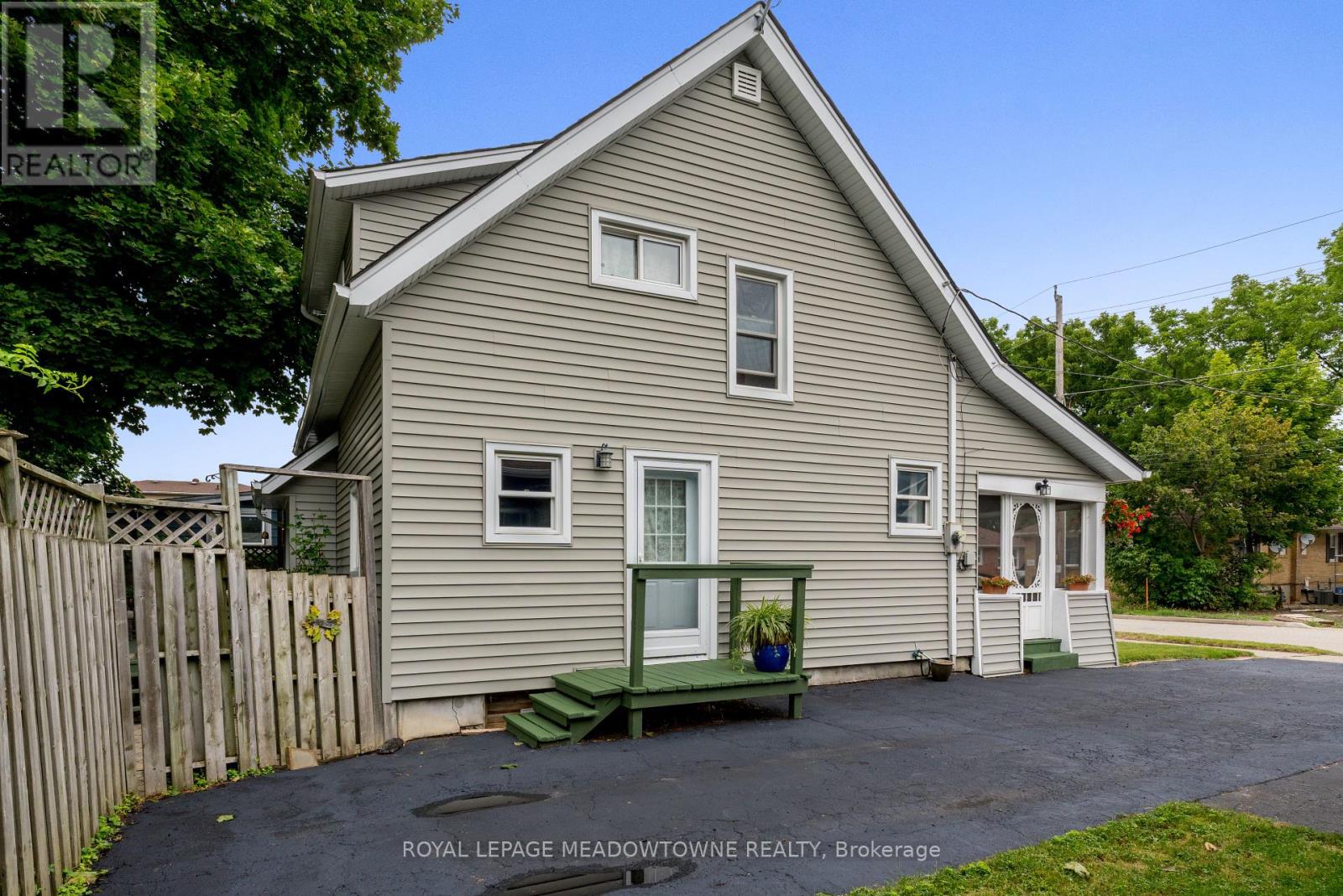 Photo 47 of 14 Academy Road, Halton Hills ON