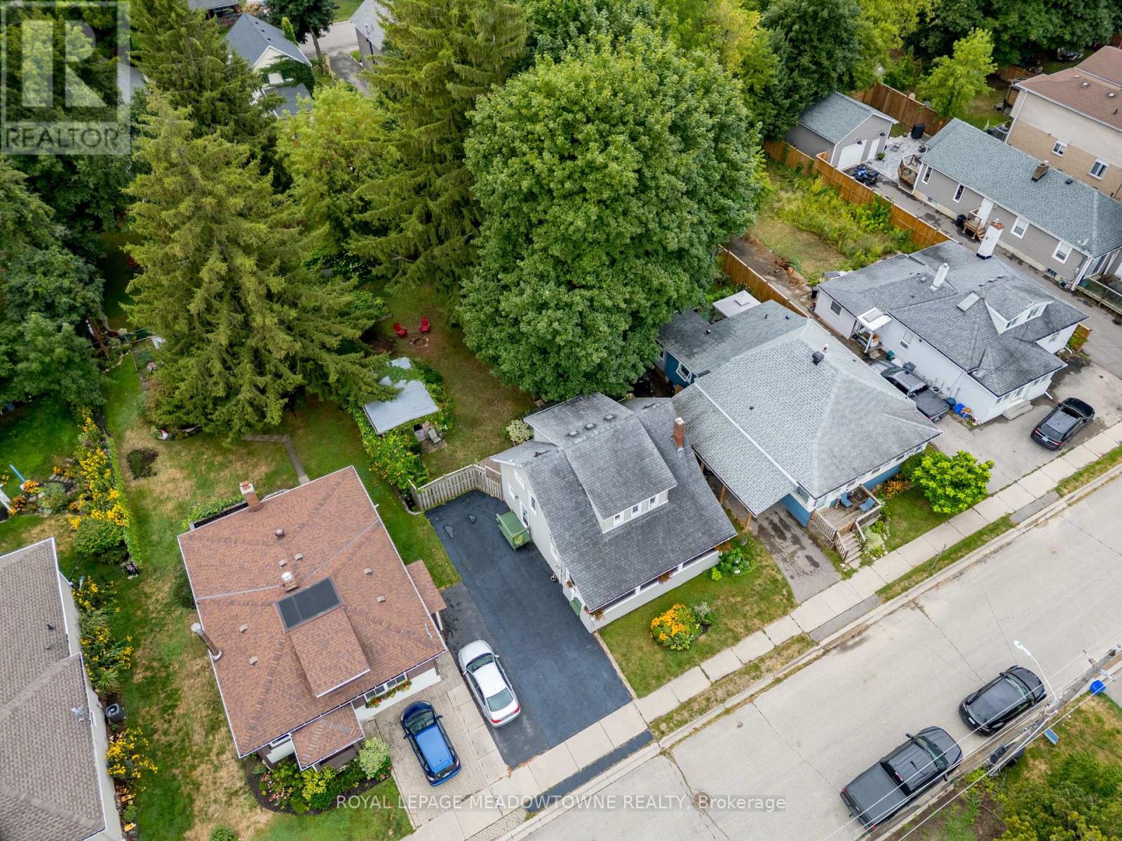 Photo 48 of 14 Academy Road, Halton Hills ON