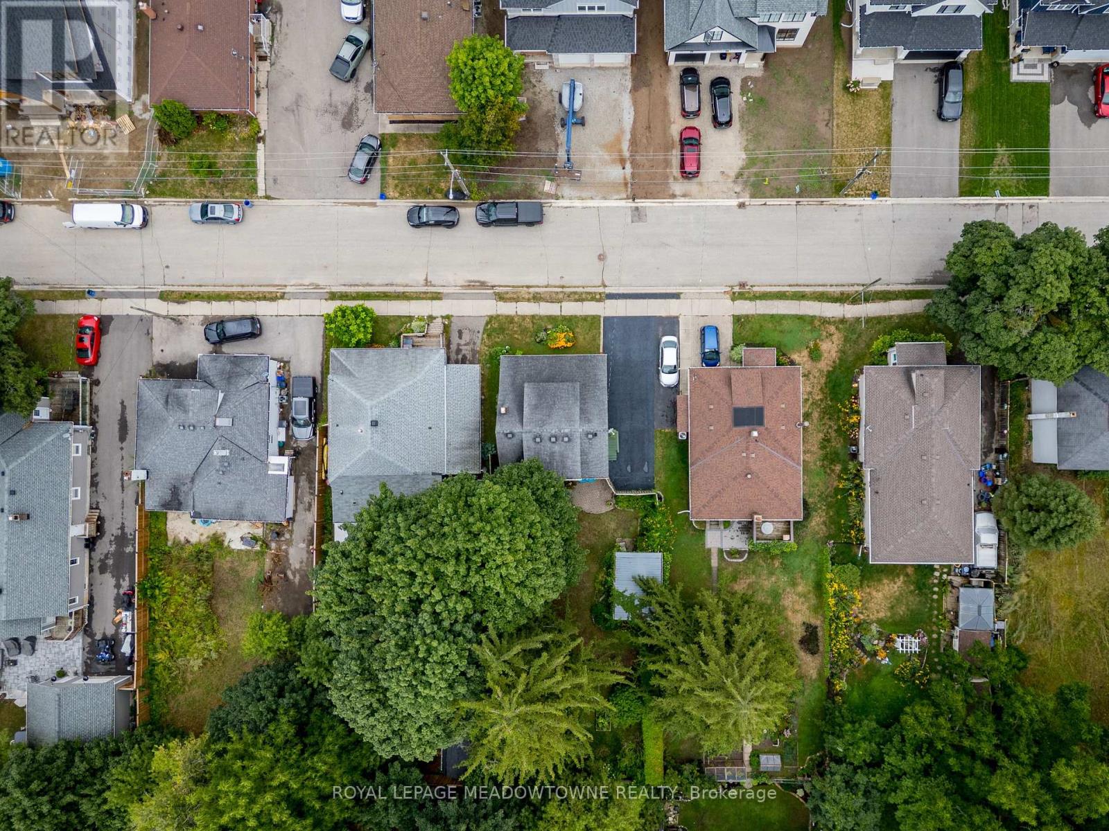 Photo 49 of 14 Academy Road, Halton Hills ON
