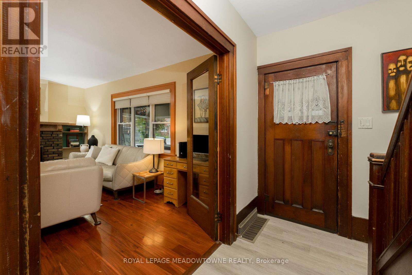 Photo 6 of 14 Academy Road, Halton Hills ON