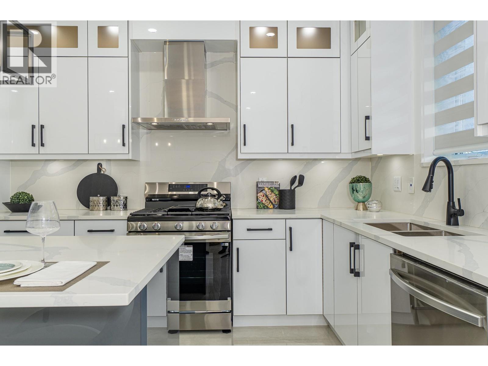 2792 E 49TH AVENUE, Vancouver