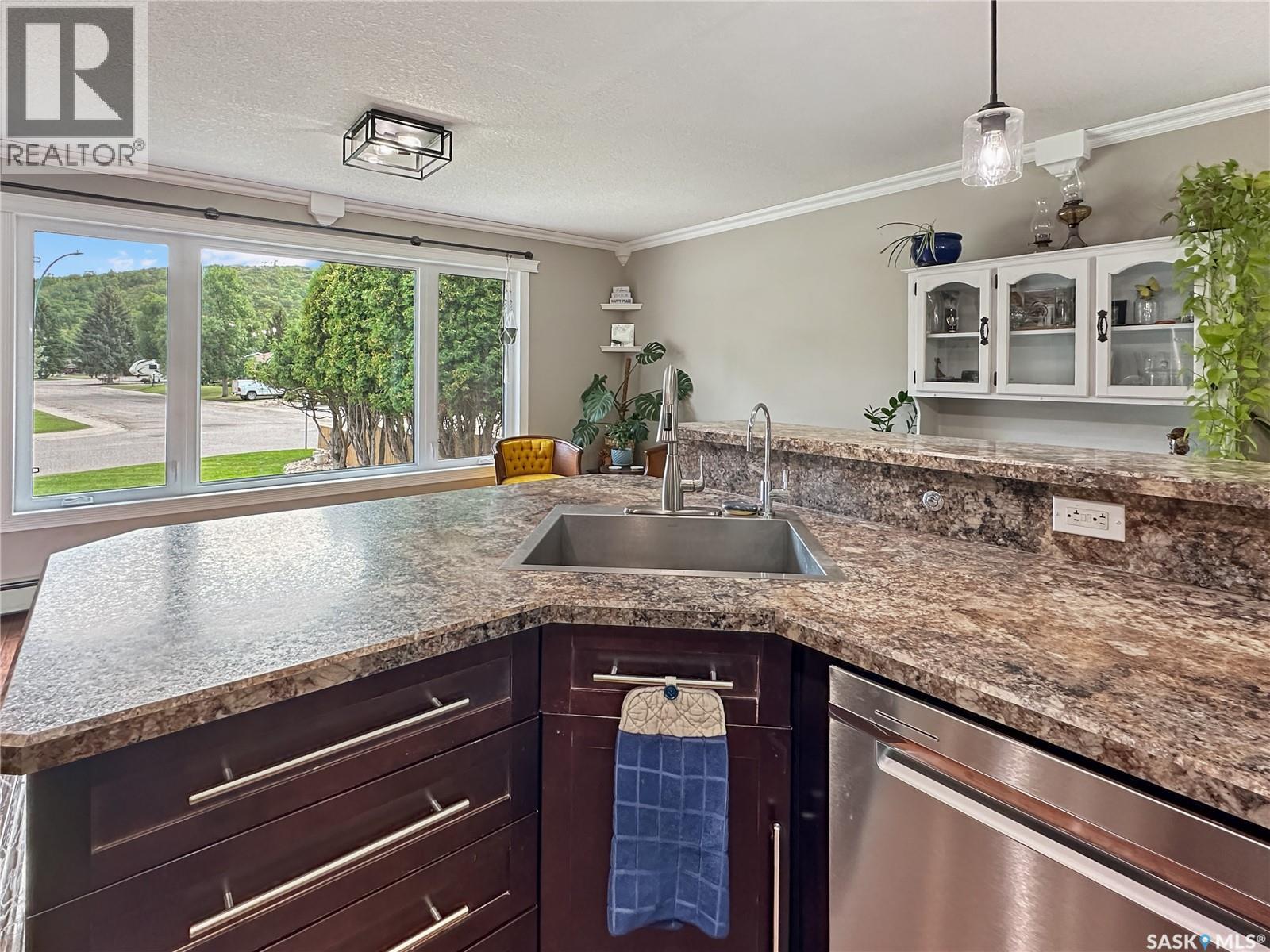 Photo 12 of 214 Lake Avenue, Fort Quappelle SK