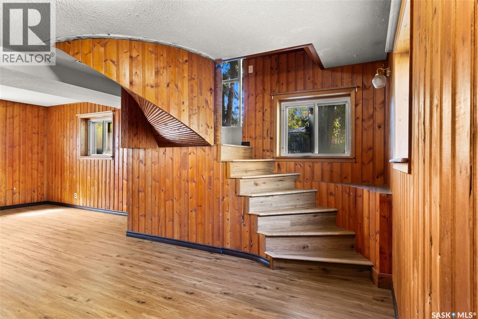 Single Family House Bi-level for Sale in  th AVENUE Regina 