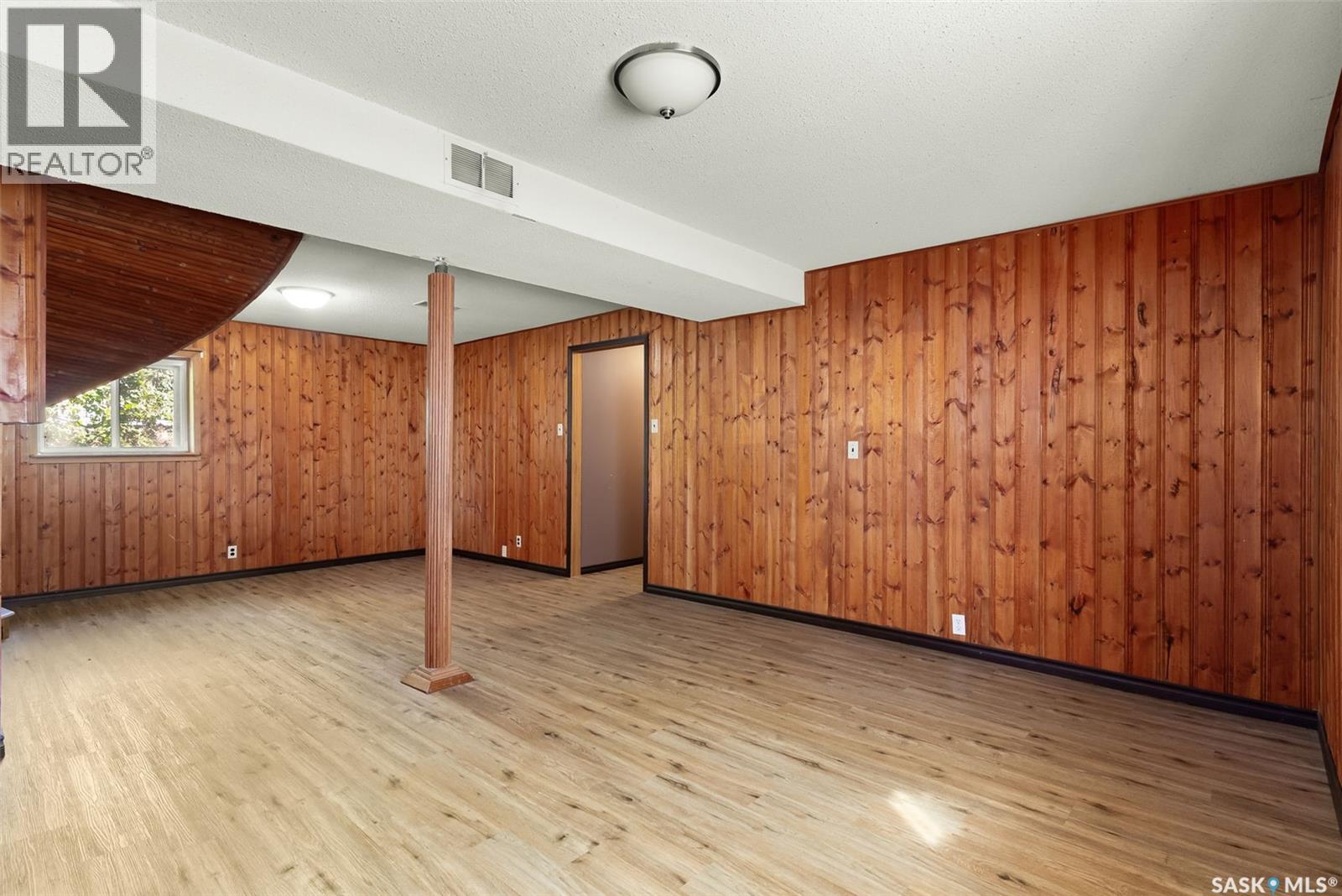Single Family House Bi-level for Sale in  th AVENUE Regina 