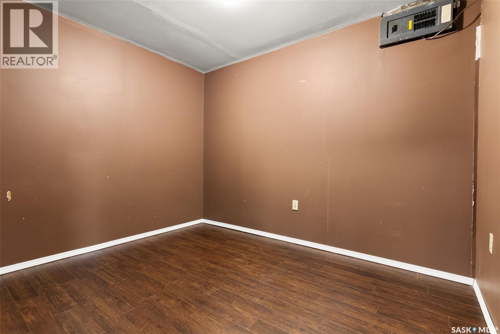 Single Family House Bi-level for Sale in  th AVENUE Regina 