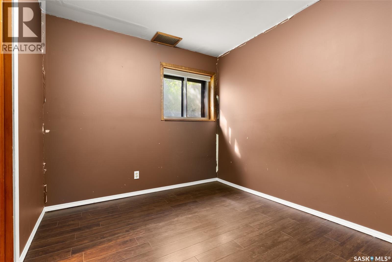 Single Family House Bi-level for Sale in  th AVENUE Regina 