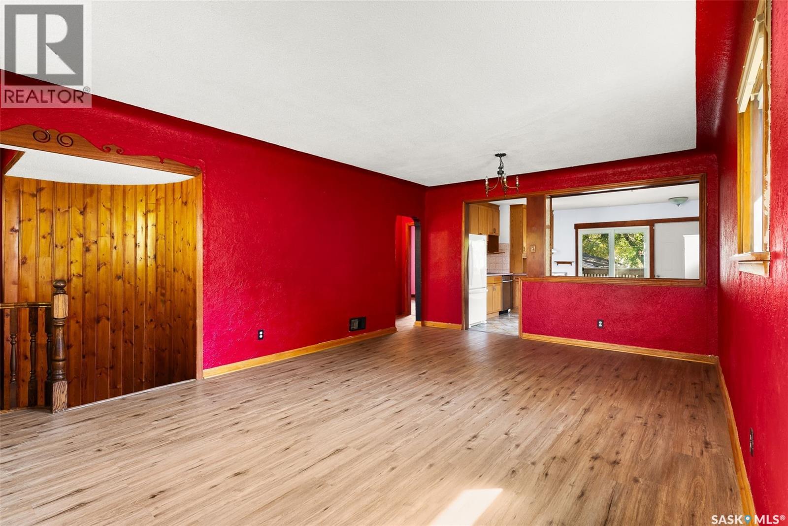 Single Family House Bi-level for Sale in  th AVENUE Regina 