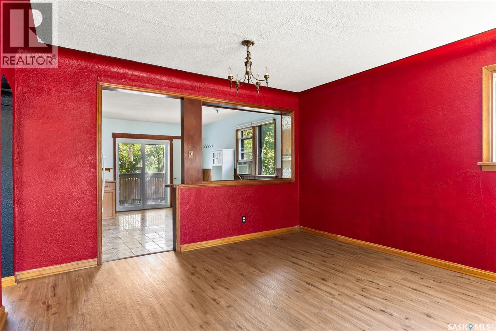 Single Family House Bi-level for Sale in  th AVENUE Regina 