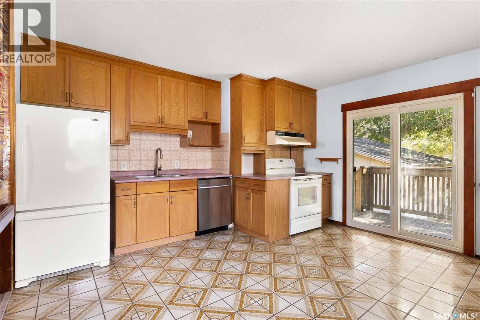 Single Family House Bi-level for Sale in  th AVENUE Regina 