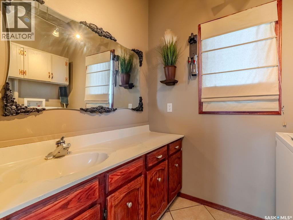 Photo 11 of 215 7th Street S, Wakaw SK