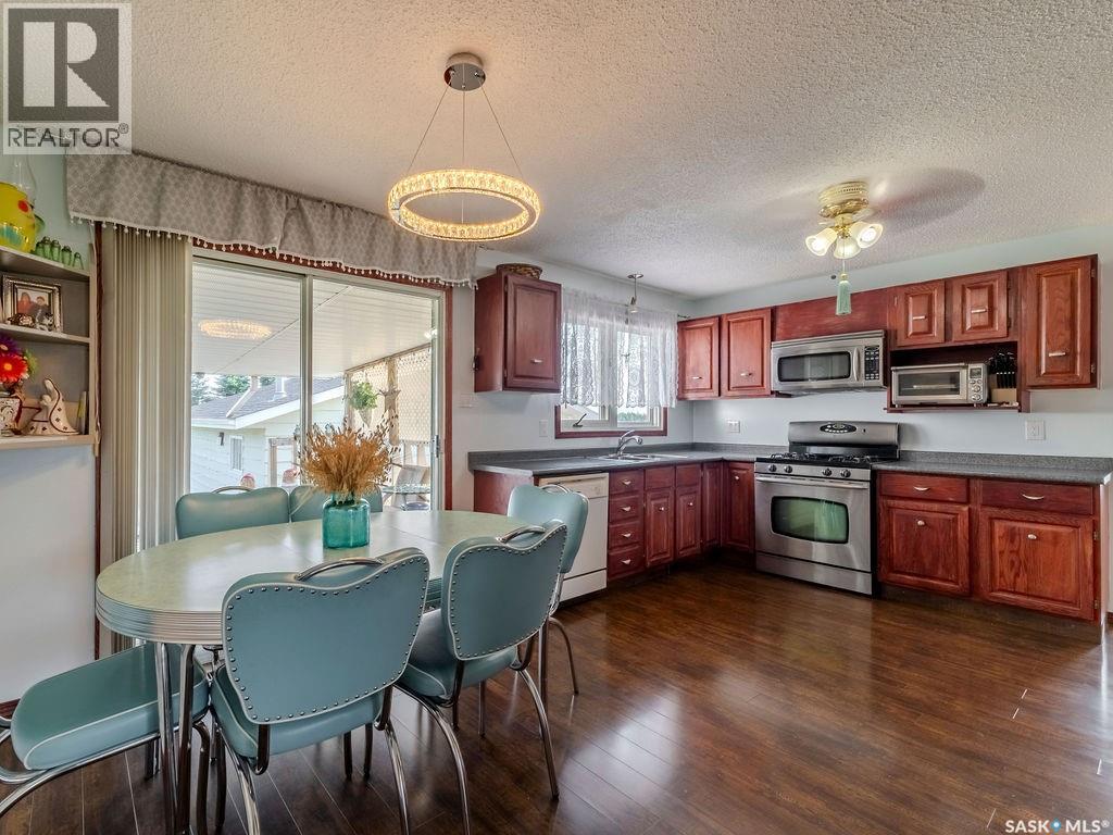 Photo 15 of 215 7th Street S, Wakaw SK