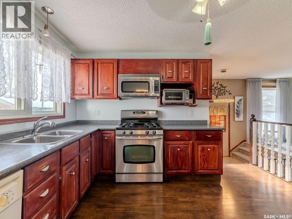 Photo 16 of 215 7th Street S, Wakaw SK