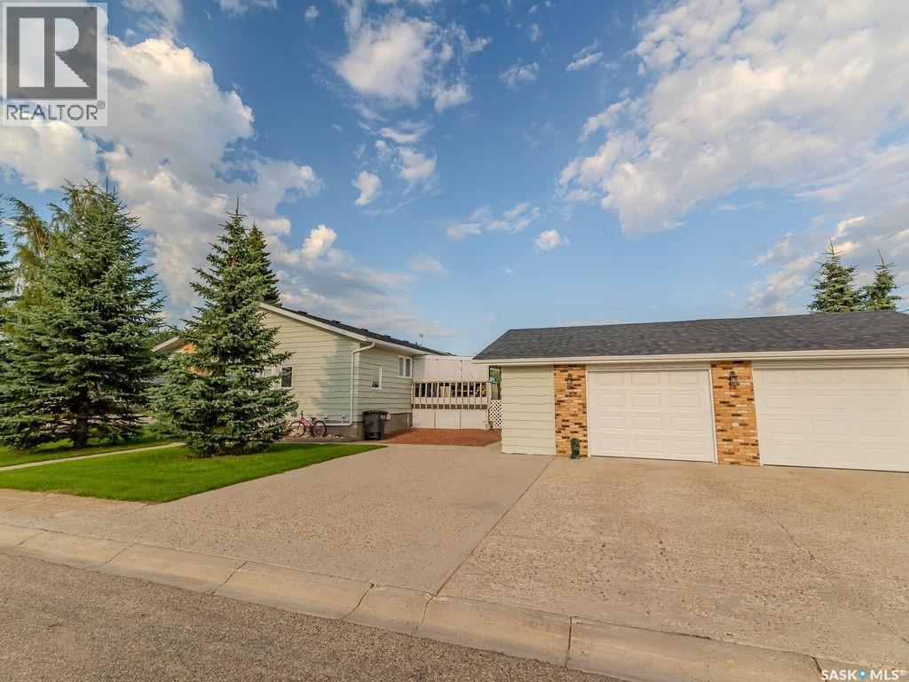 Photo 2 of 215 7th Street S, Wakaw SK