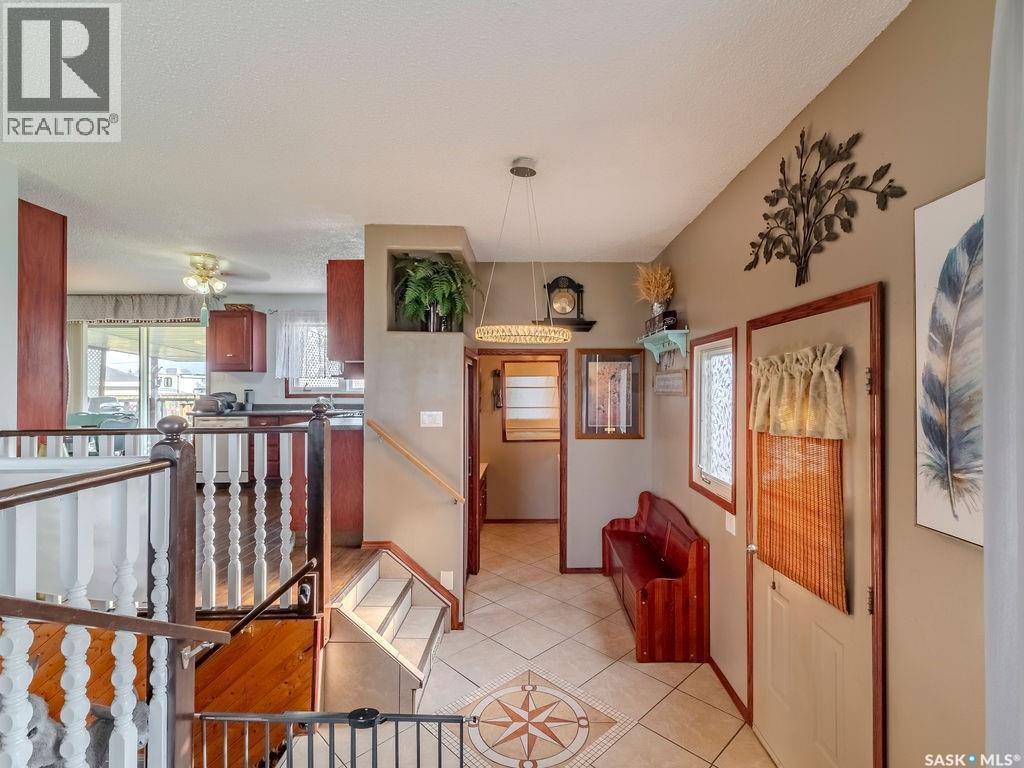 Photo 8 of 215 7th Street S, Wakaw SK